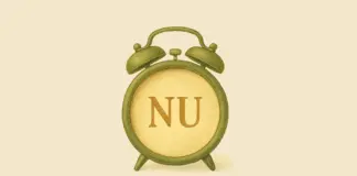 Handgetekende groene wekker zonder wijzers met het woord ‘NU’ – symbool voor het moment: nu begint yog