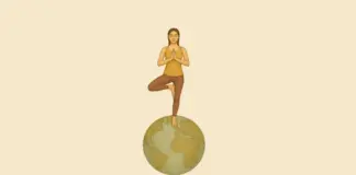 Vrouw in boomhouding op een wereldbol – symbool voor balans en verbondenheid tijdens Internationale Yoga Dag 2025